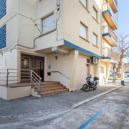 Apartment Beach Vii With Parking By Aston